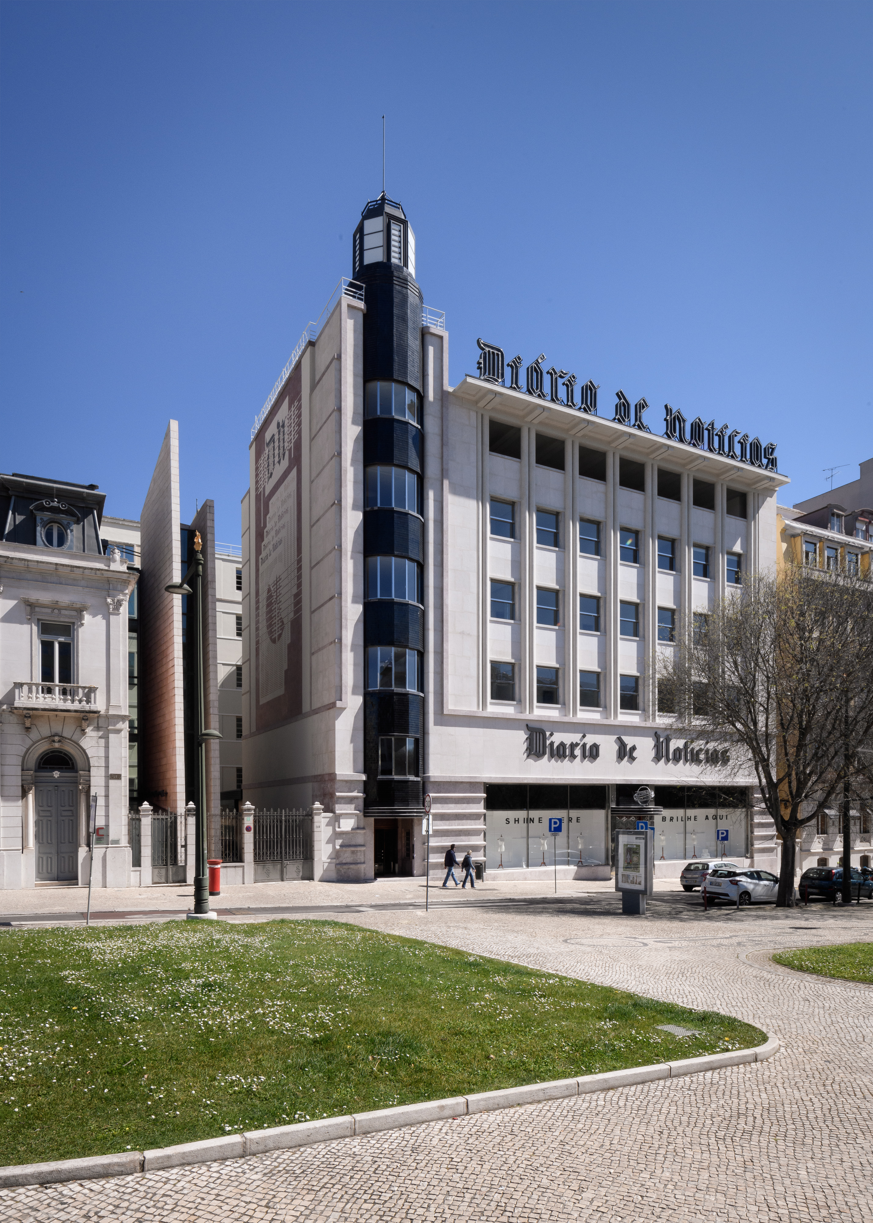 Edificio escritorios habitacao retalho